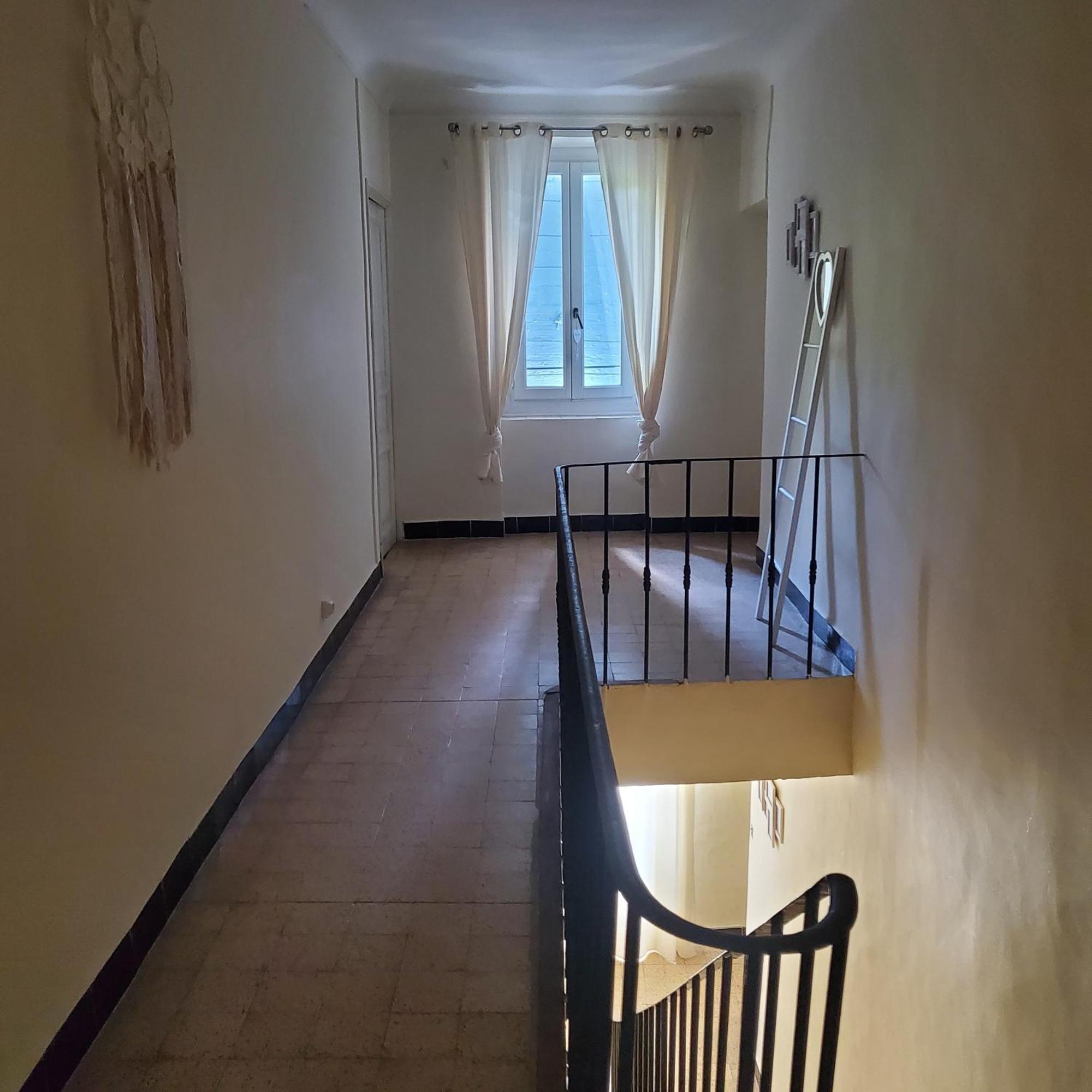 La Maison Bleue Cereste Luaran gambar
