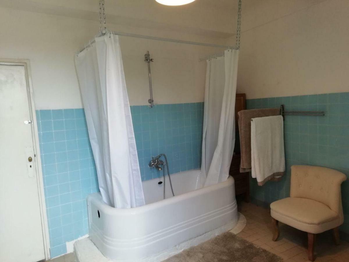 La Maison Bleue Cereste Luaran gambar