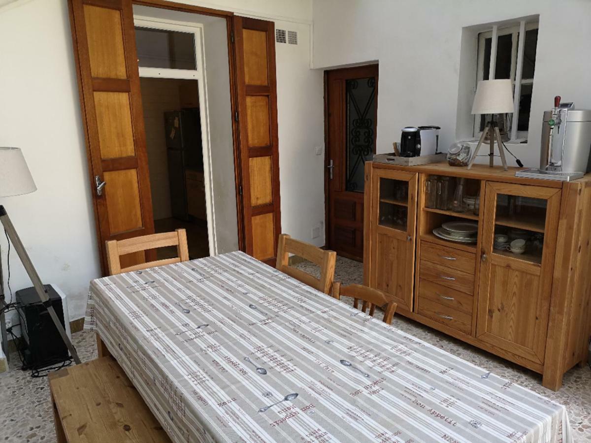 La Maison Bleue Cereste Luaran gambar